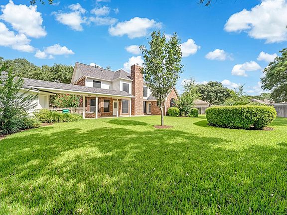 3rd image of 23102 Crossbend Dr