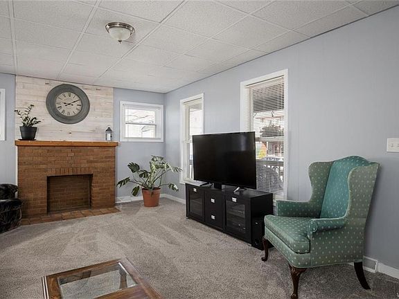 5th image of 19 Duerstein St