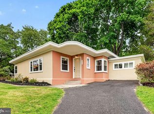 8309 Macarthur Rd, Wyndmoor, PA 19038