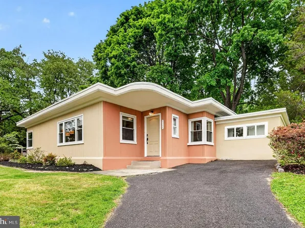 8309 Macarthur Rd, Wyndmoor, PA 19038