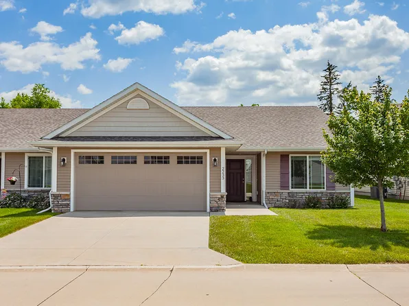 2233 E Highview Dr, Des Moines, IA 50320