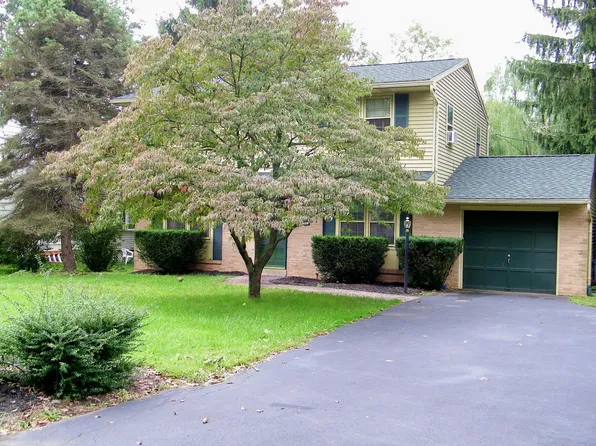 1007 Lake Ln, Pennsburg, PA 18073
