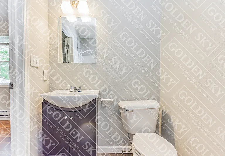 2404 State St #4 — Photo 7