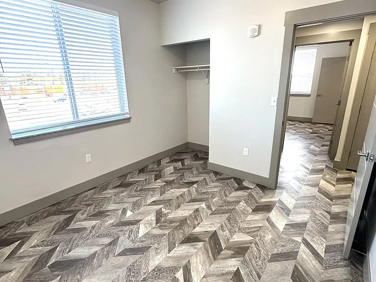 Lofts On Broadway — Photo 30