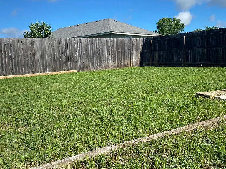 912 Coastal Dr — Photo 15
