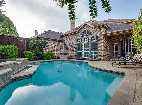 2nd image of 10827 Wilton Dr
