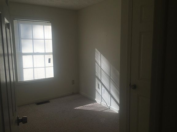 4th image of 145 Dogwood Lake Dr