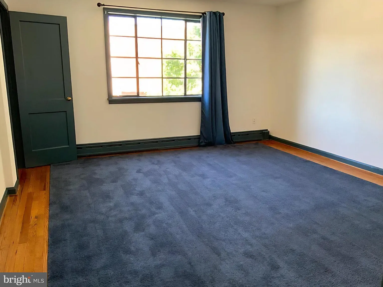 1 bed, 1.0 bath, 700 sqft, $1,550 — Photo 2