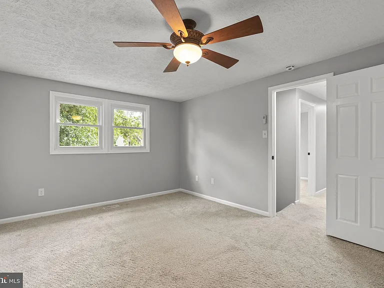 8428 Braddock Way — Photo 22