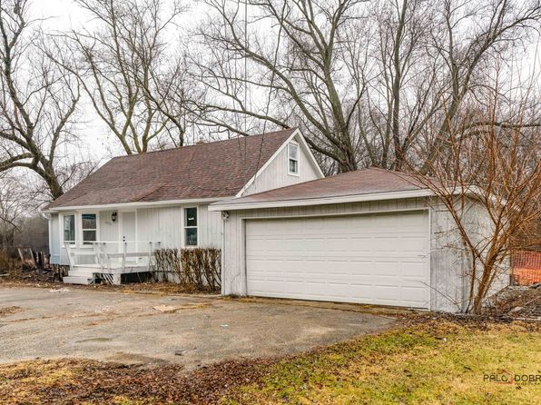 38236 N Lee Ave, Spring Grove, IL 60081