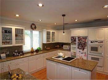 3rd image of 710 Madeira Ave