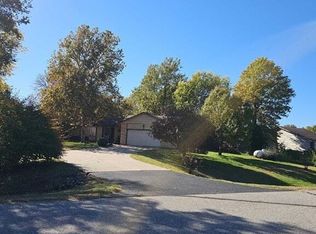 12201 E Fireside Ct, Derby, KS 67037