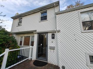 18 Beacon Dr, Port Washington, NY 11050