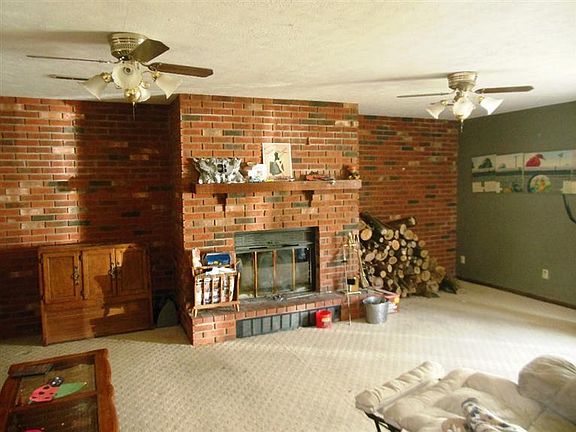 3rd image of 1213 Orchard Hill Dr