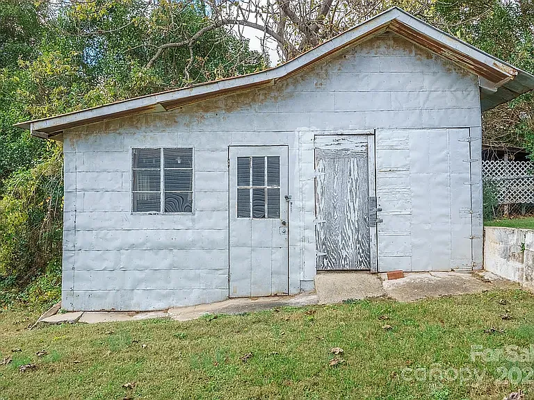1108 Lutz St SW — Photo 22