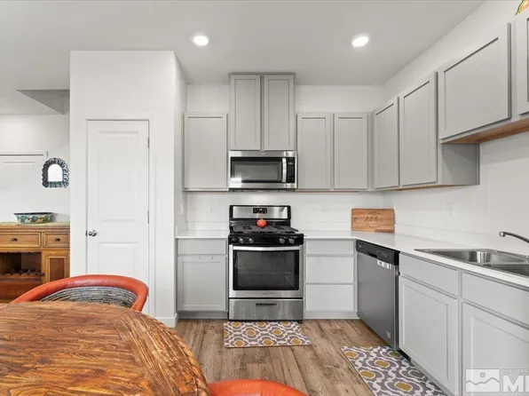 8873 Wolf Moon Dr, Reno, NV 89506