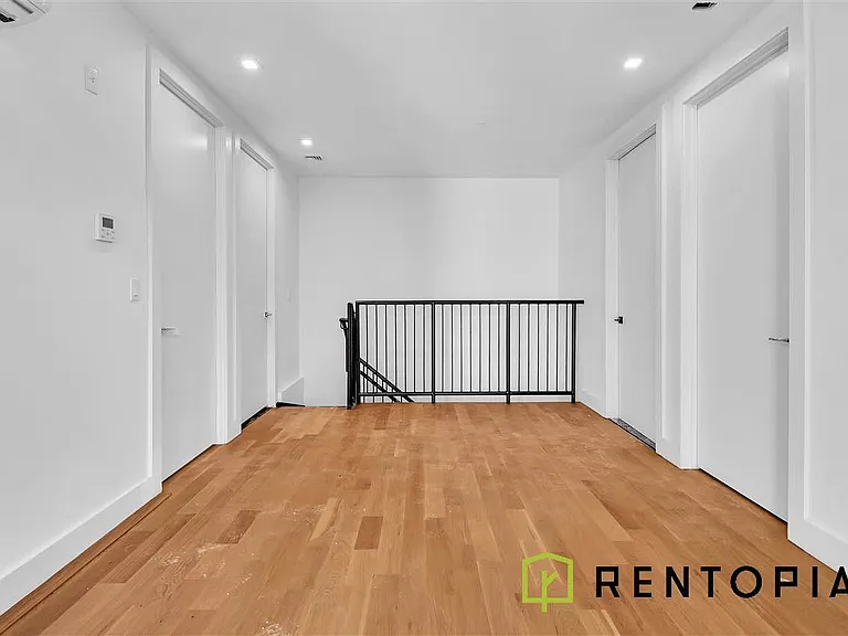 5 Withers St #6D — Photo 4