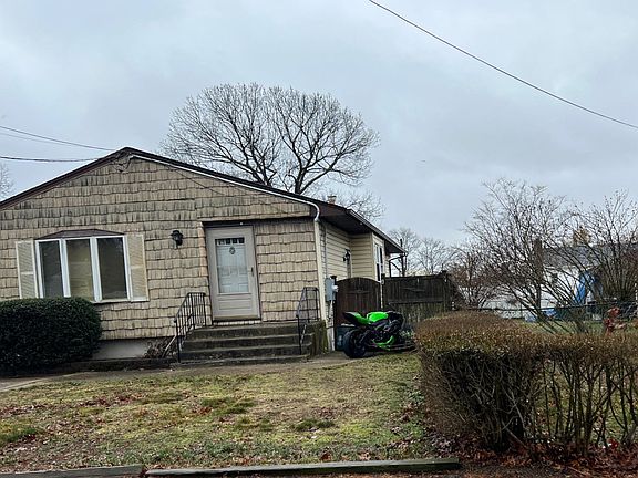 2nd image of 14A Evans St