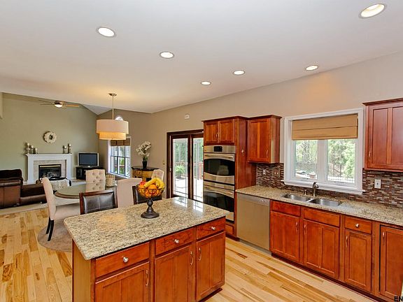 2nd image of 801 Creek Ct
