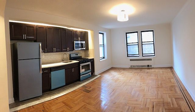 1st image of 170 Hawthorne St APT 4D