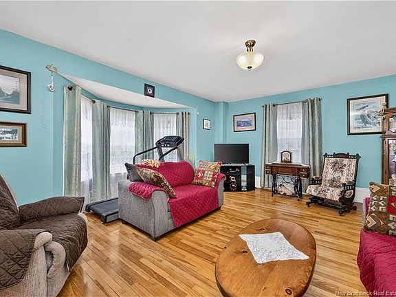 4th image of 5910 King St