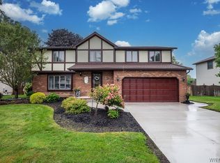 109 Autumnwood Dr, Grand Island, NY 14072