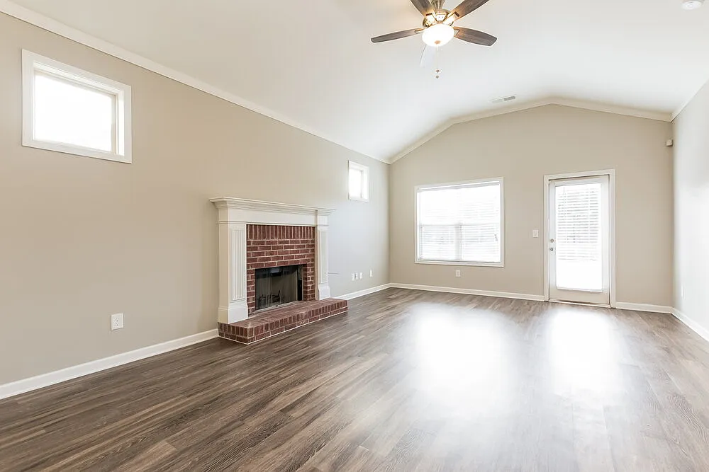 3 bed, 2.0 bath, 1406 sqft, $1,975 — Photo 3