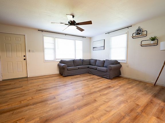 5th image of 8247 Pinewood Rd