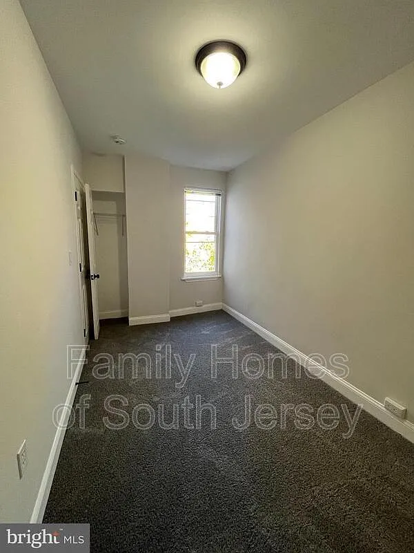 2 bed, 1.0 bath, 845 sqft, $1,650 — Photo 3