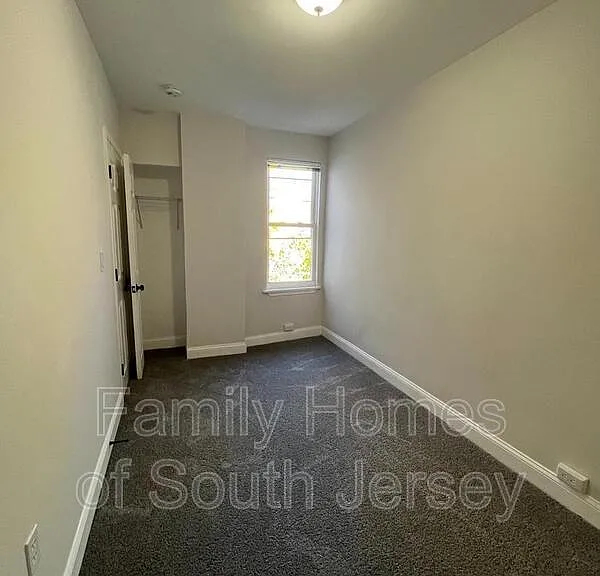 3205 Latona St — Photo 3