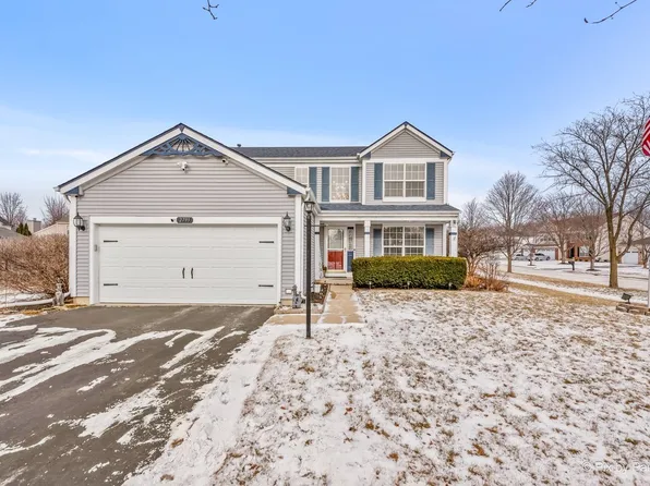 2793 Woodside Ct, Aurora, IL 60506