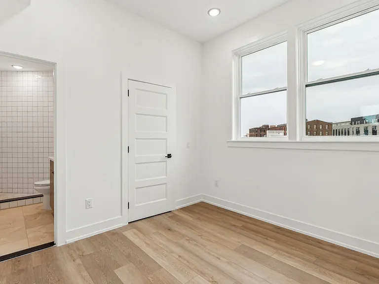 Brand New Apartments in Fishtown — Photo 14