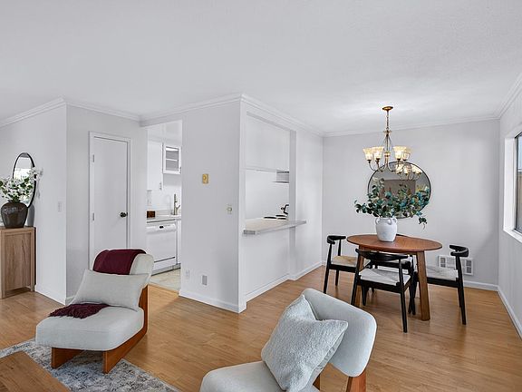 4th image of 108 E Middlefield Rd APT A