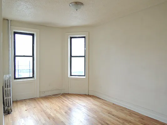 Rented by Bohemia Realty Group | media 25