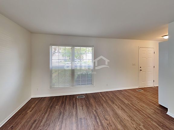 4th image of 21744 W Knollwood Dr