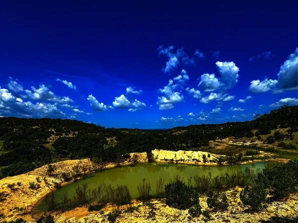 380 Holiday Rd., Comfort, TX 78013