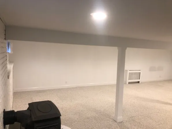 89 Beatrice Ave, West Islip, NY 11795