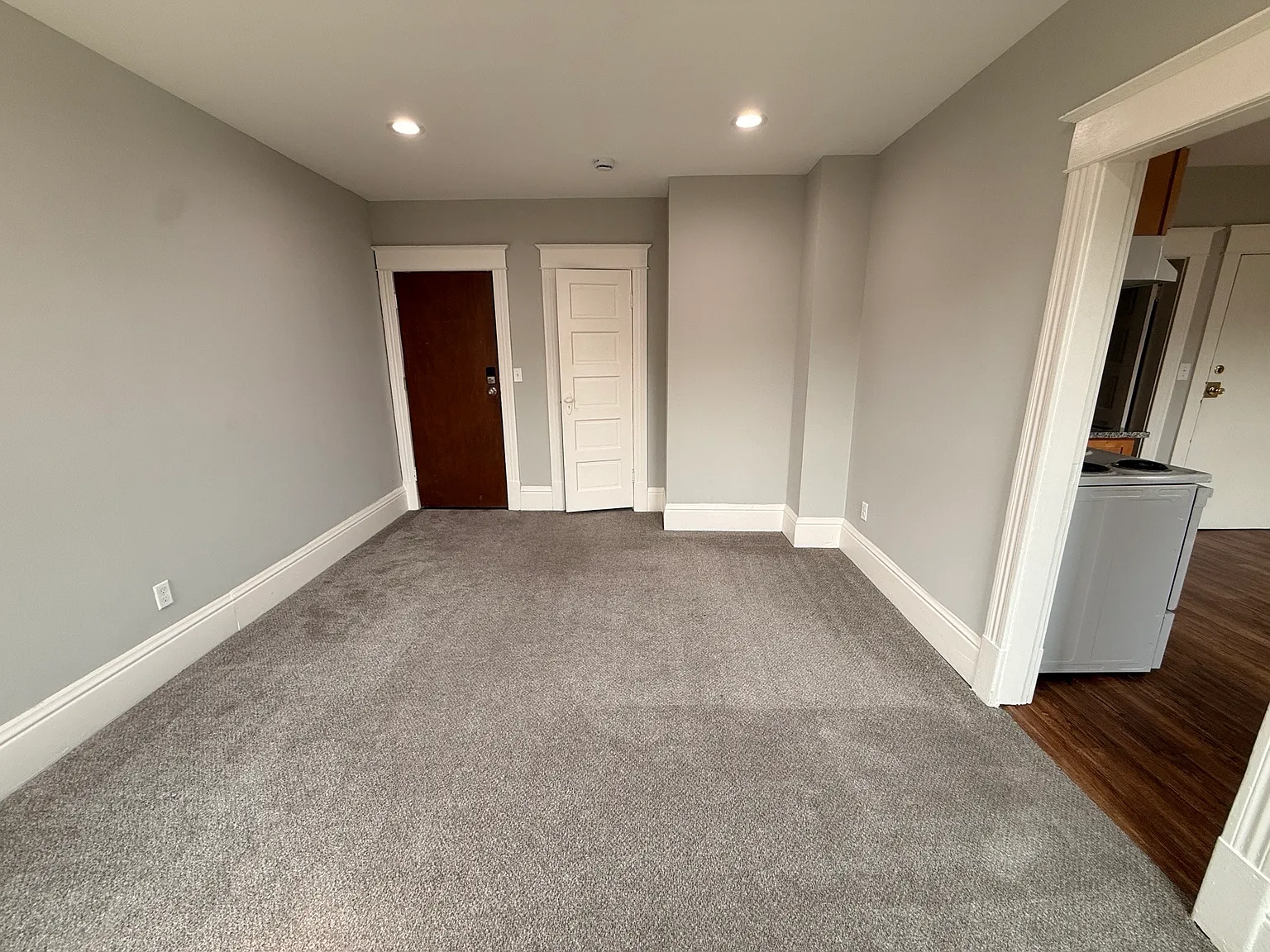 Studio, 520 sqft, $1,150 — Photo 3