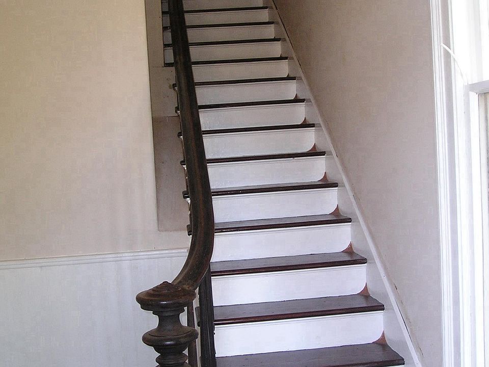entry staircase