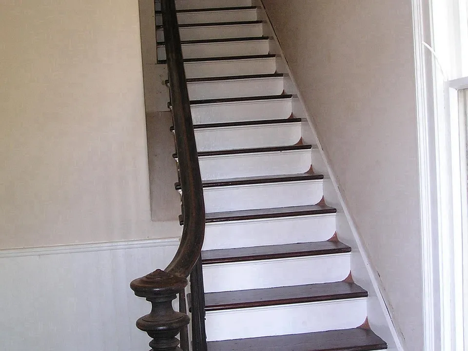 entry staircase