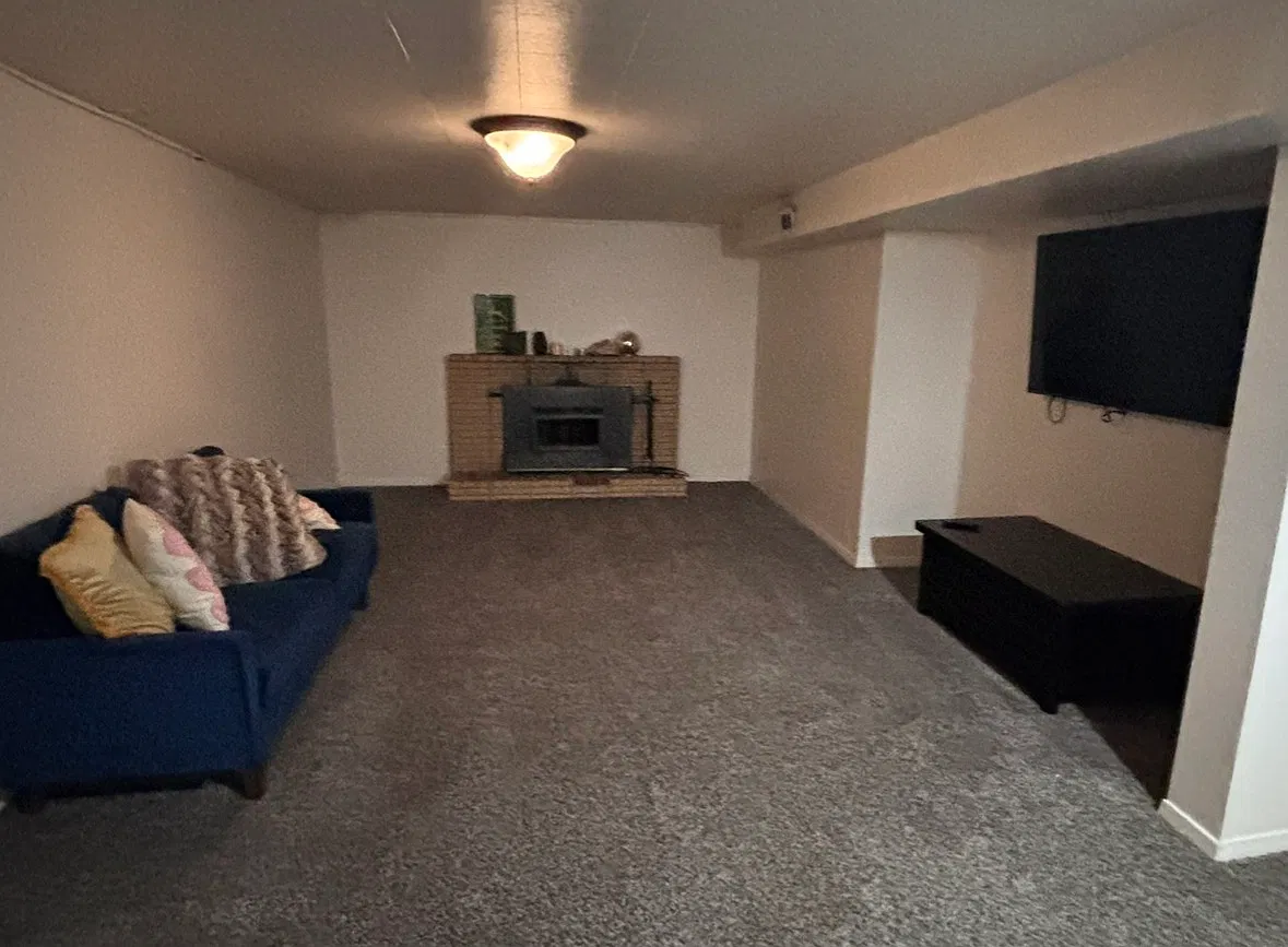 4 bed, 1968 sqft, $2,800 — Photo 2