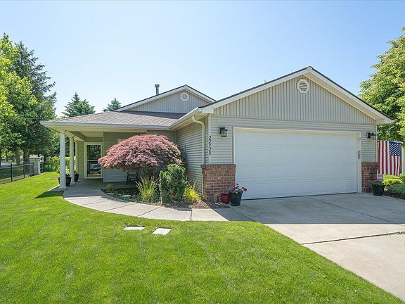 3rd image of 22928 E Sawgrass Ln