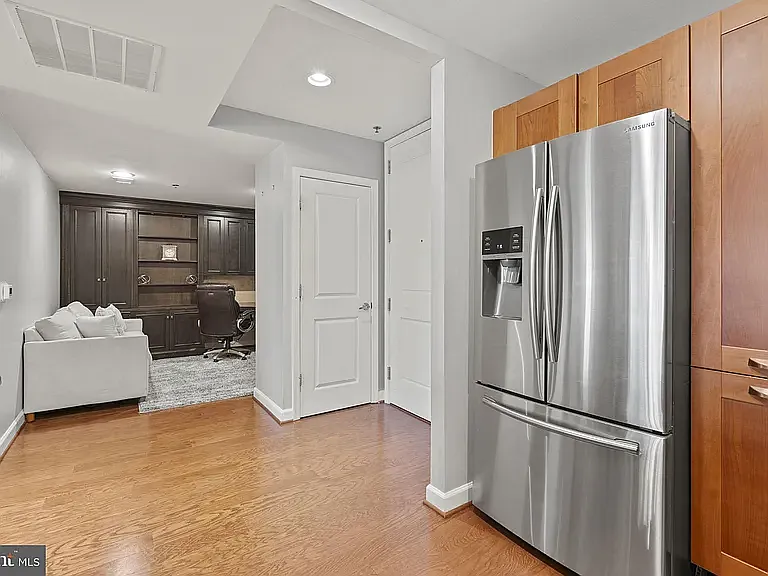 5750 Bou Ave — Photo 1
