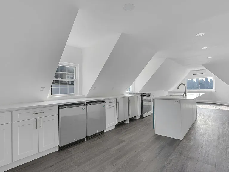 18 Hamilton Ave #3 — Photo 4
