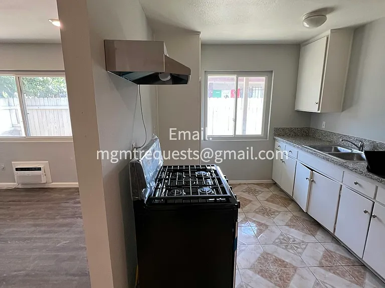 539 W Shamrock St #537 — Photo 3