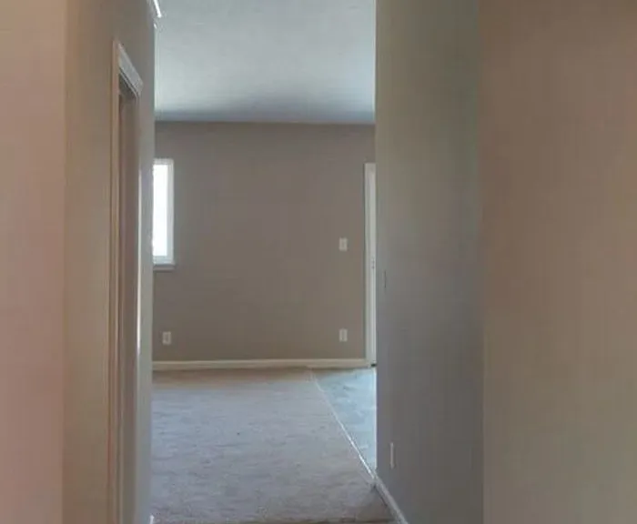 2111 Rutherford Dr — Photo 2