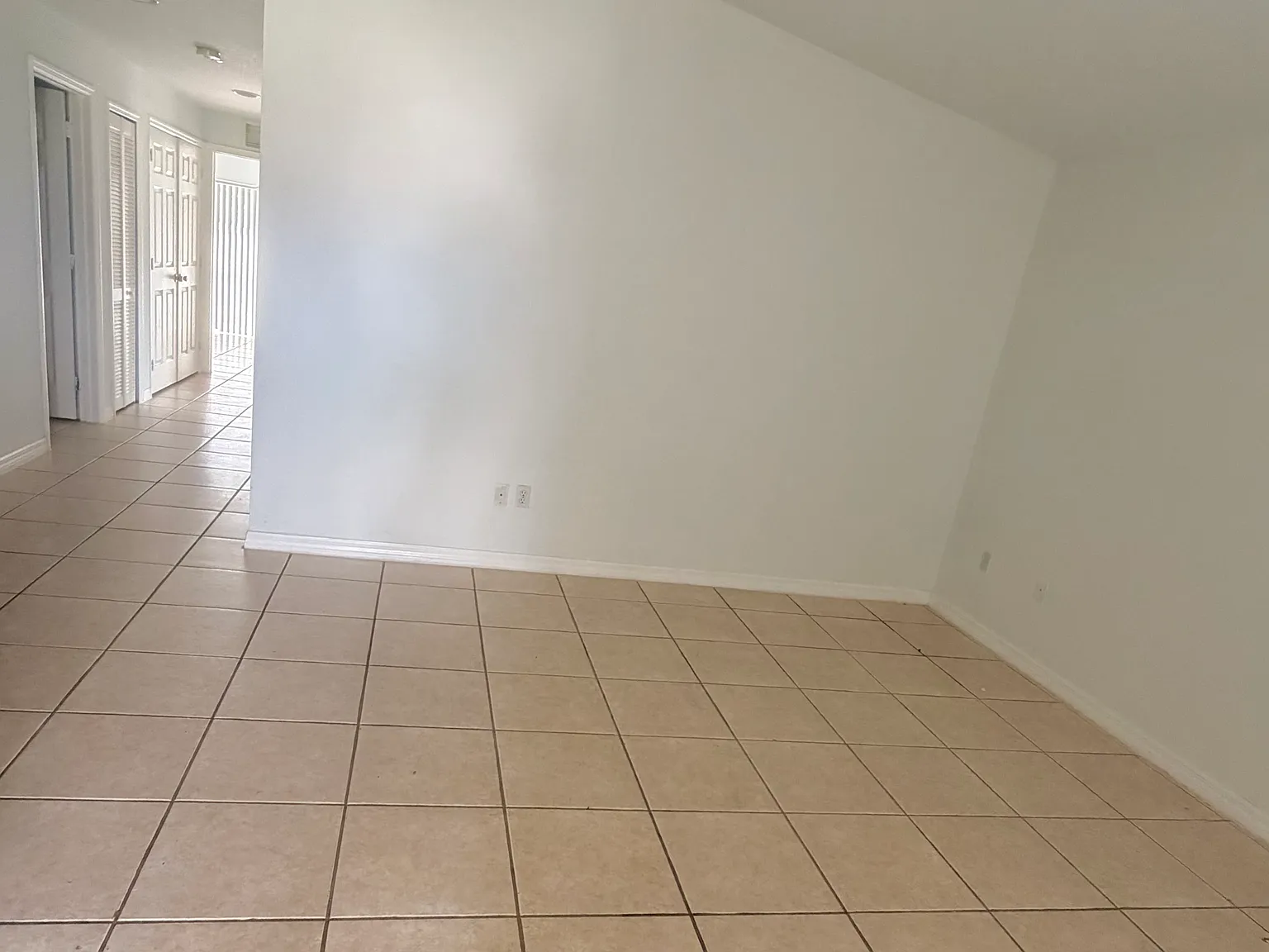 3 bed, 1172 sqft, $1,700 — Photo 4