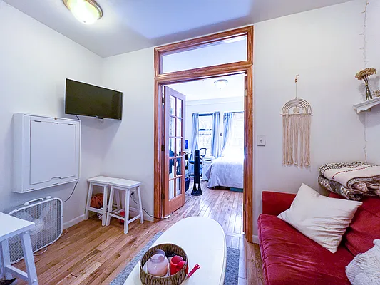 Rented by Compass | media 19