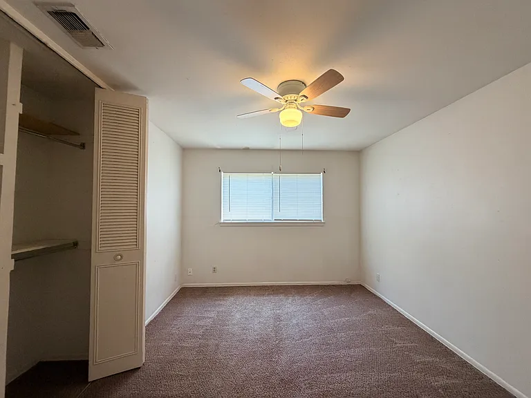 4915 Sierra Madre Dr — Photo 16