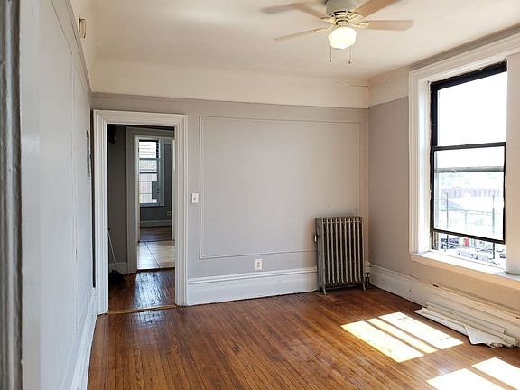 4th image of 1178 Clay Ave APT 5S